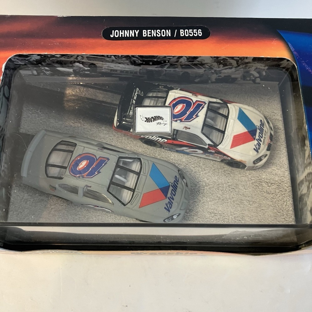 Limited Edition 2002 Johnny Benson #10  Wreckin & Racin 1:64 2 Car Set Hot Wheel